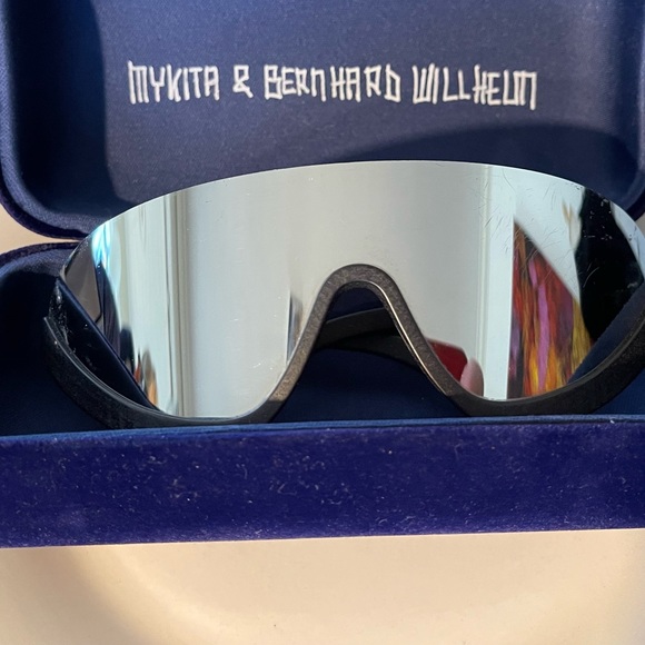 Unisex Mykita Blaze Pitch Black Sunglasses with Box 3502552 Silver Flash Shield - Picture 1 of 10